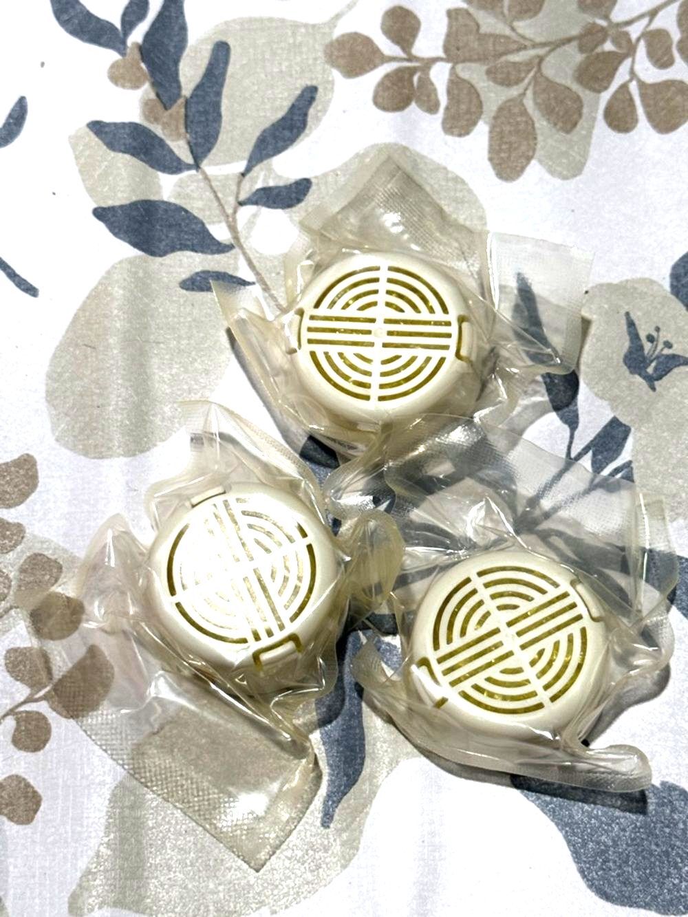 Yankee Candle Vanilla Cupcake Pods - Cream & Gold - Picture 3 of 3